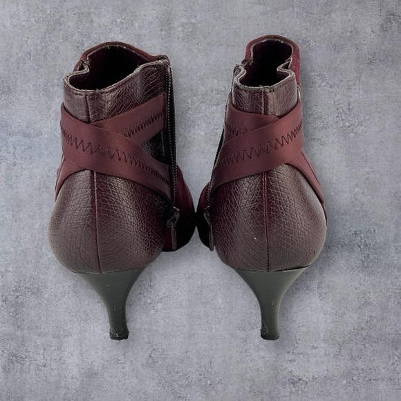 Alfani Vandela II Ankle Boots Faux Suede Step n Flex Sz: 7M - Picture 4 of 9